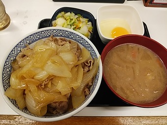吉野家ねぎだく牛丼 Bセット 野菜たっぷり味噌汁変更 玉子