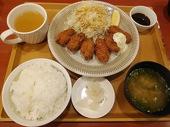 新橋 ジョナサン カキフライランチ 広島産牡蠣フライ定食
