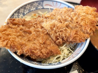 わらじカツ丼 埼玉上尾 リバーサイドフェニックスゴルフクラブ