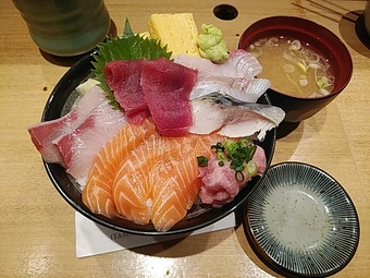 板前寿司 新橋店 日替りランチ海鮮丼