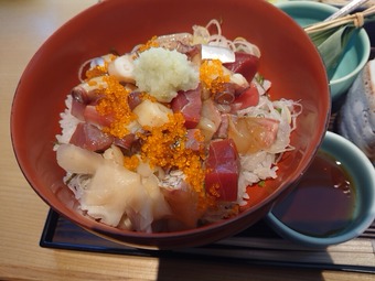 銀座久保田ランチ 季節丼と蕎麦膳 海鮮ちらし