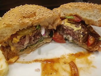 ガスト新橋 肉祭りビーフ100%肉汁ガストバーガ