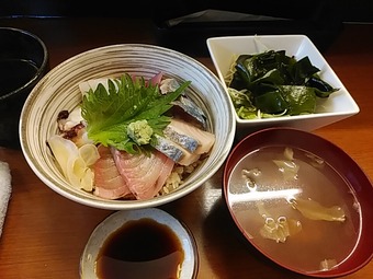 新橋ランチ 新橋ふじい 海鮮丼