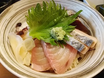 新橋ランチ 新橋ふじい 海鮮丼
