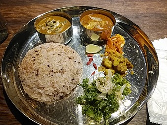 新橋ランチ らかんか ランチ 薬膳カレー 新橋カレー 蝦夷豚 水郷赤鶏