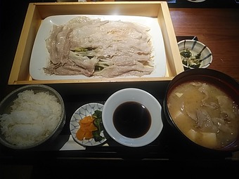 銀座 羅豚 らぶ はなれ ランチ 黒豚と野菜のせいろ蒸し御膳