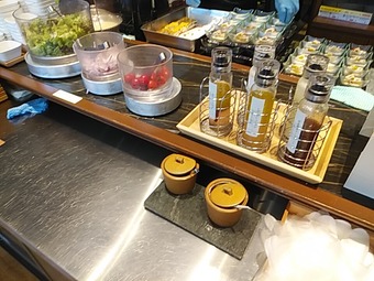 サラダ 銀座ランチ 銀座朝食ラボ ランチバイキング ミュッセ