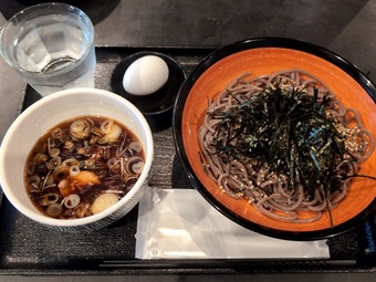 焦がしネギと鶏肉の温つけそば 汐留新橋 ARUBA アルバ 立ち食いそば