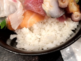 ご飯 人形町 ザ築地 ランチ おまかせ海鮮丼 1250円