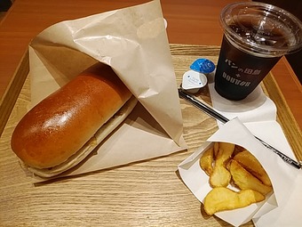 濃厚ソース焼きそば 新橋駅構内 改札内 コッペ田島新橋 コッペパン