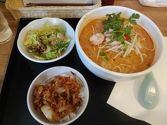 新橋アジアティーク Asiatique ランチ トムヤムヌードル