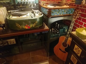 宝町 京橋ランチ 3丁目のカレー屋さん オーディオ機器