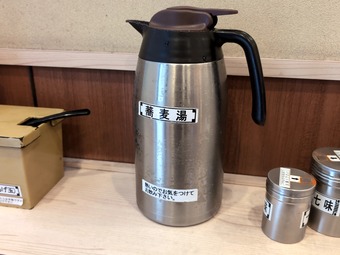 そば湯 仙台立ち食いそば そばの神田 冷やしゲソかき揚げ蕎麦