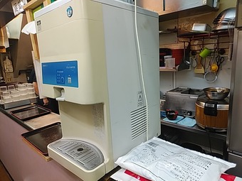 給水機 築地ランチ 築地立ち食いそば 天花そば てんはなそば