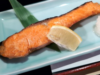 焼魚定食 鮭 銀座 こびきランチ