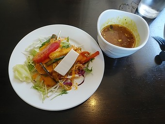 銀座カーンケバブビリヤニ ランチ サラダ ラッサム