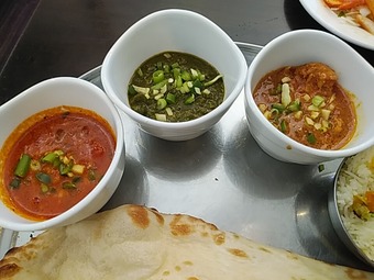 銀座インド料理カーンケバブビリヤニ 三種類のカレーランチ