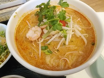 新橋アジアティーク Asiatique ランチ トムヤムヌードル