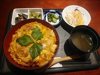 銀座 比内や ひないや 本店 ランチ極上の親子丼