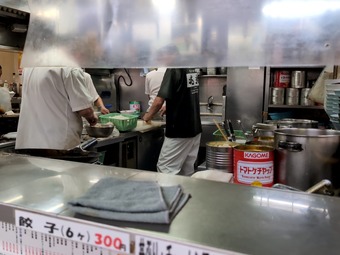 店内厨房 兆楽 道玄坂店 町中華 兆楽 ちょうらく