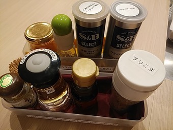 銀座ランチ 銀座ラーメン 小料理稲葉味噌ラーメン 浅草開化桜 卓上