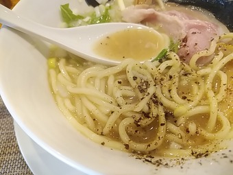 胡椒 新橋ランチ ラーメンゴッソウ RAMEN GOSSOU