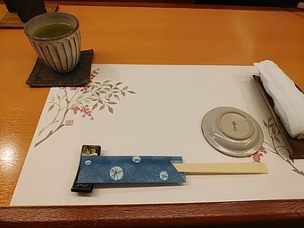 銀座ランチ 赤井 あかい ランチ 卓上セット お茶