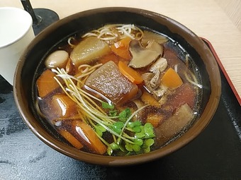 �������� ������ ���к� ���Ф��� ������󤽤� Ω���������� ϩ��