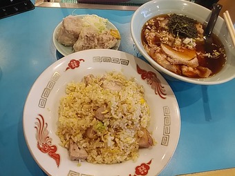豊洲ランチ 豊洲市場 やじ満 ゴロチャー 雲呑 ワンタン