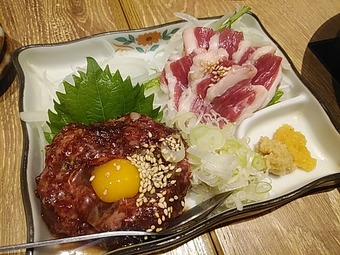 馬刺し盛合せ あぶり清水 総本店別館 コース 呑み放題付き