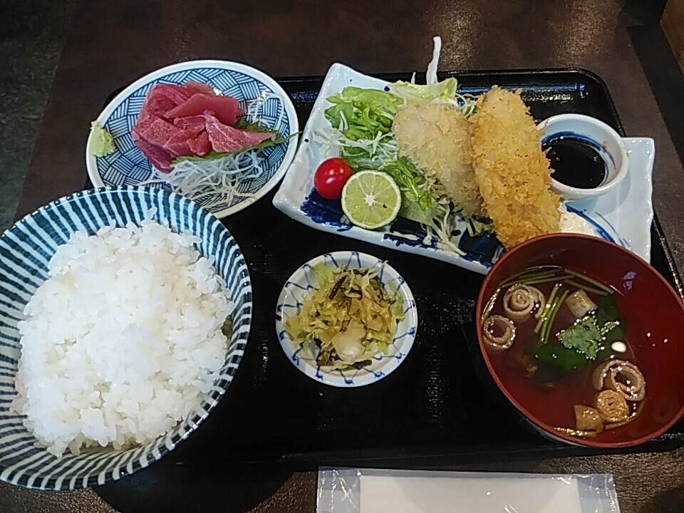 新橋 うなり アジフライ定食 良質美味い 燻製醤油が秀逸 刺身付き 1000円 汐留 新橋 銀座 B級 ランチ グルメ