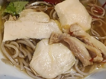 新橋ランチ 最上川 山形そば 肉そば冷 鶏むね肉