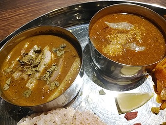 新橋ランチ らかんか ランチ 薬膳カレー 新橋カレー 蝦夷豚 水郷赤鶏