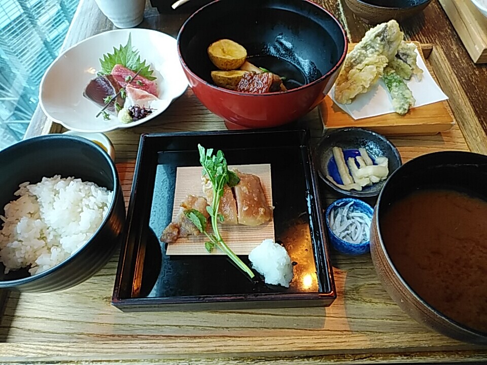 汐留 えん ランチ会食にオススメ お昼の特選膳 多品種感 2850円もcp不満なし 42fからの眺望は壮観 汐留 新橋 銀座 B級 ランチ グルメ