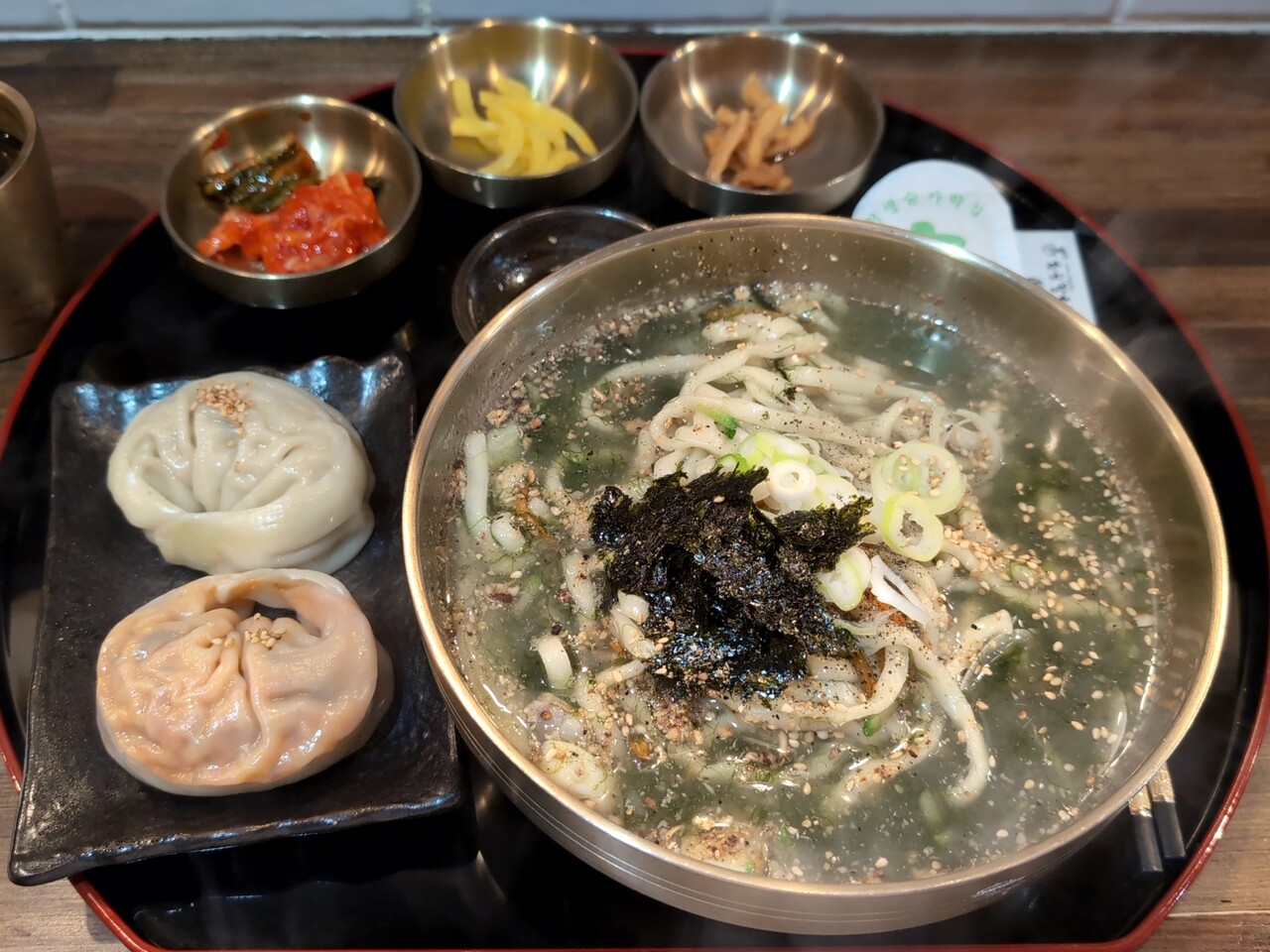 新橋 韓国うどんミル 微妙～ カルクッス2種検証 : 純太のランチメモ