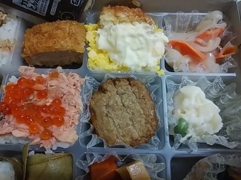 中身3 ゐざさ茶屋 いざさ茶屋 東京駅グランスタ店 美味万彩彩り弁当