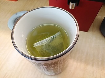 新橋 回転寿司一番 卓上お茶 醤油 新橋ランチ 新橋烏森口 駅前