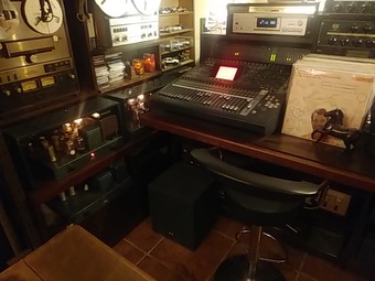 宝町 京橋ランチ 3丁目のカレー屋さん オーディオ機器