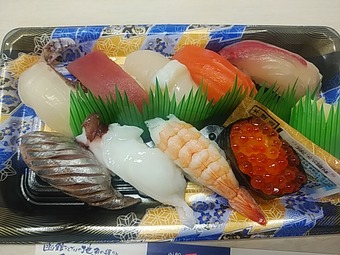 汐留シティセンター まるかつ水産 ランチ テイクアウト 握り寿司