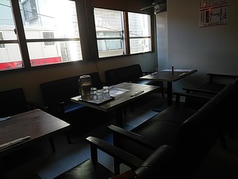 新橋ランチ 移転 三文の徳 ランチ 鶏そば 店内席