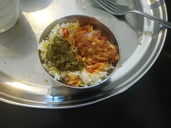 銀座カーンケバブビリヤニ ランチ バスマティライス カレー投入