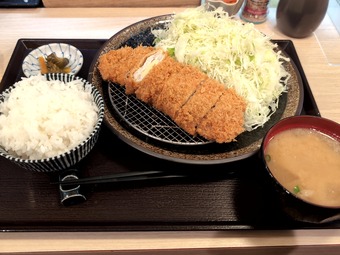 ロース重ねカツ定食チーズ 新橋汐留 とんかつ かつ花ランチ かつはな