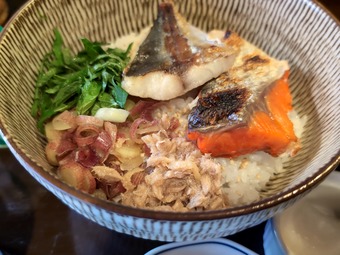 焼き魚丼 新橋 虎徹 こてつ ランチ