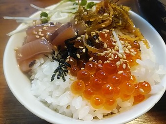 銀座ランチ 銀座ラーメン 船見坂 ふなみざか 函館ミニ丼三色
