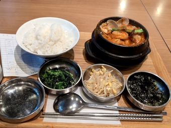 中山豆腐店 ニュー新橋ビル MIXスンドゥブ定食 新橋ランチ 土日営業