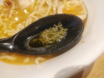 新橋ランチ えびぽた 海老ポタ SHRIMPNOODLE 卓上 バジルオイル