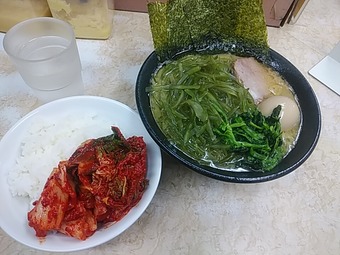 川崎 家系ラーメン川崎家 将棋 永瀬拓矢 茎わかめラーメン キムチ