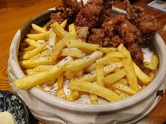 新橋 魚焼男 さかなやきお 唐揚げ ポテトフライ