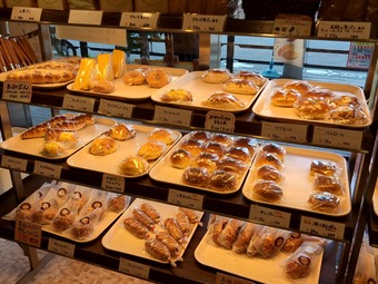 店内陳列 森下 カトレア 元祖カレーパン cattlea