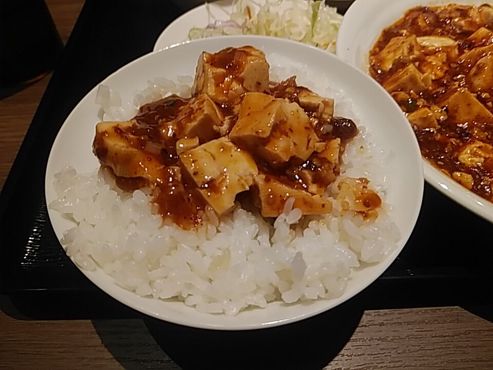 ニイハオは餃子だけではない 麻婆豆腐が美味かった 850円 蒲田ニイハオgems新橋店 汐留 新橋 銀座 B級 ランチ グルメ ニイハオは餃子だけではない 麻婆豆腐が美味かった 850円 蒲田ニイハオgems新橋店 汐留 新橋 銀座 B級 ランチ グルメ